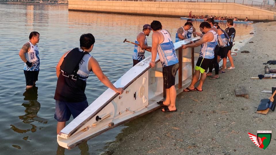 Desert Falcon DBT clean the boat and scrape off barnacle
